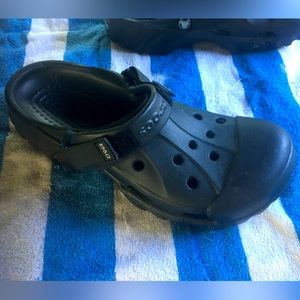 CROCS Slides Men’s 9 Women’s 11
